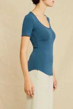 Itana Dream Rib Tee - Azure -Outlet Sleek Vest Store 0018 Short Sleeve Itana Azure 0270 web 60de7fd6 be34 4500 87fc 83e286cc745f