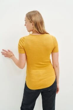 Itana Dream Rib Tee - Chai -Outlet Sleek Vest Store 0018 Short Sleeve Itana Chai 1334 web 4a6da666 a099 4383 b7e1 9d1b3b7b487f