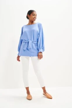 Fleur Reverie Terry Sweatshirt - Sky -Outlet Sleek Vest Store 0076 Nour Zero Waste Sweatshirt Sky 2139 web 73bf4a1b 79a9 43f2 8022 cb0bfb991a59