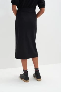 Aria Reverie Terry Skirt - Black -Outlet Sleek Vest Store 0097 Aria Reverie Terry Black 4505 web 935b9915 0511 4e80 bdd0 f8de0a81536e