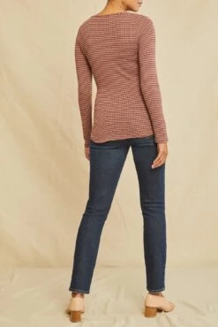 Itana Long Sleeve Scallop Knit Tee - Maple Quartz Stripe -Outlet Sleek Vest Store 0110 Itana Scallop Maple Quartz 3391 web 17436931 537d 4240 a261 eabeefe0ecca