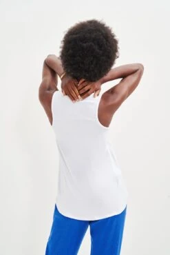 Sabel Dream Knit Tank - White -Outlet Sleek Vest Store 0193 Sabel White 1618 web ca5c5b3f 7767 4f33 b4b2 0c4703d61c76