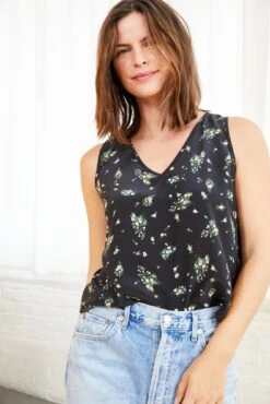 Tori Silk Tank -Outlet Sleek Vest Store 0211ToriBolinasFloral 6668 web