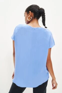 Delilah Cupro Top - Sky -Outlet Sleek Vest Store 0273 Delilah Sky 1111 Web 2c142627 6977 45f2 92d0 410ed796b879