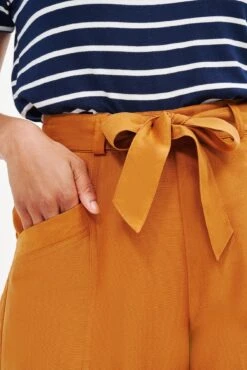 Milo Femme Fête Pant - Spice -Outlet Sleek Vest Store 0285 Milo Spice 0338 Web 3e8ef7a3 e39c 4945 a8d5 ec1e41d2d76c