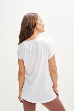 Wray Silken Modal Tee - White -Outlet Sleek Vest Store 0347 Wray Tee White 0203 web 1472a5af b8e5 4399 bf68 3519923feded