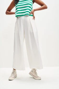 Deslin Pant - Zinnia - ReAmour -Outlet Sleek Vest Store 0369 Deslin Salt 2 0874 web 10381520 0a8a 4e72 92a1 b2c1752a6a85