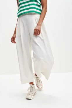 Deslin Pant - Zinnia - ReAmour -Outlet Sleek Vest Store 0369 Deslin Salt 2 0889 web 21ad2fc4 32e5 479a 8a35 2c9630a769c8