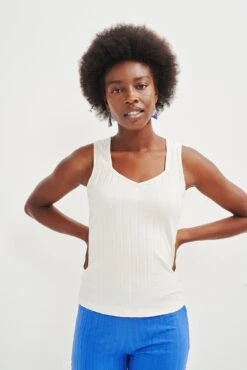 Bettina Ribbed Tank - Salt -Outlet Sleek Vest Store 0384 Bettina Salt 0450 web 12f8c036 7e07 4caf 8b86 9187a2f1171b