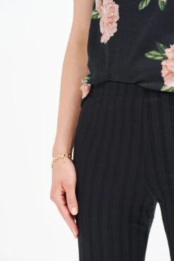 Gwen Ribbed Pants - Black -Outlet Sleek Vest Store 0389 Gwen Black 1617 web 21fb741f 73a5 4461 afe8 02abc3b3d9a7