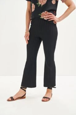 Gwen Ribbed Pants - Black -Outlet Sleek Vest Store 0389 Gwen Black 1676 web f05bebc0 62ce 4522 9b19 8aedabf46ce0