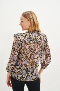 Camila Nouveau Silk Blouse - Midi Floral Lavender - ReAmour -Outlet Sleek Vest Store 0394 Camila Lavender Midi Floral 1944 web ffe4f6be 8373 4a7c 92cd 7e2c0e450115