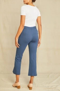 Beatrice Cropped Flare Pant -Outlet Sleek Vest Store 0429 Beatrice Crop Flare Azure 3697 web