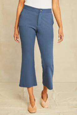 Beatrice Cropped Flare Pant -Outlet Sleek Vest Store 0429 Beatrice Crop Flare Azure 3718 web