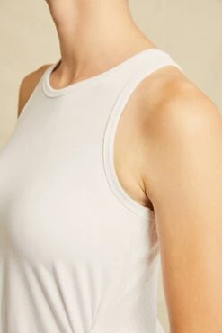 Celeste Knit Tank - White -Outlet Sleek Vest Store 0456 Celeste White 1329 web 7cbc5983 6c76 4d6a 83a0 2ca3f65546a0