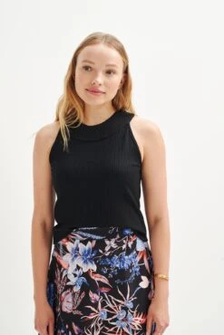 Leomie Paris Rib Tank - ReAmour 34 Leomie Paris Rib Tank - ReAmour -Outlet Sleek Vest Store 0474 Leomie Black 0878 web 5bda69be a627 4541 af8b ac6d22810ee0