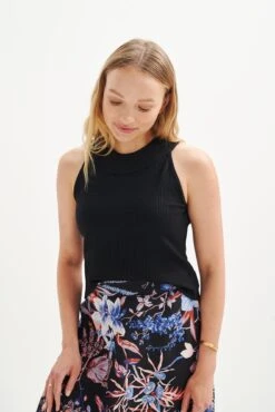 Leomie Paris Rib Tank - ReAmour 35 Leomie Paris Rib Tank - ReAmour -Outlet Sleek Vest Store 0474 Leomie Black 0880 web 9e7b873d 8e15 4135 a2bc b12763a6dac3