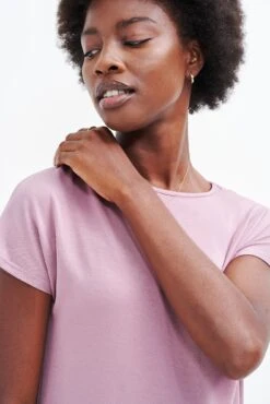 Chessa Dream Knit Tee - Lilac -Outlet Sleek Vest Store 0505 Chessa Lilac 1502 web ce0090d7 0751 411c 9176 ae707213d68d