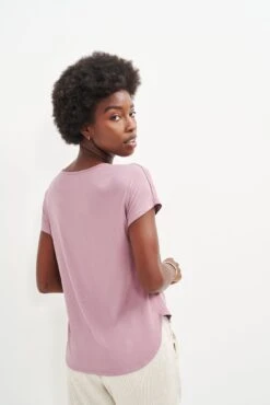 Chessa Dream Knit Tee - Lilac -Outlet Sleek Vest Store 0505 Chessa Lilac 1570 web f9a12433 509c 46e3 9627 5df153138a82