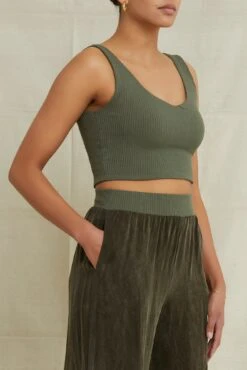 Outlet Sleek Vest Store -Outlet Sleek Vest Store 0516RosaCallaGreen 3824 web 7a8fdd93 0e91 485c b446 0b57543dfd78