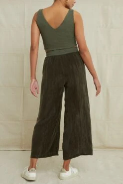 Rosa Paris Rib Tank - Calla Green -Outlet Sleek Vest Store 0516RosaCallaGreen 3837 web 9bed03e1 3379 4e0d 966b 390982070caa