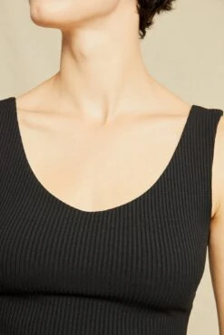 Rosa Paris Rib Tank - Black - ReAmour -Outlet Sleek Vest Store 0516 Rosa Black 0724 web 33988894 c610 4522 abe6 f0ec2f068f23