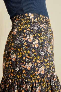 Christy Skirt - Marion Floral -Outlet Sleek Vest Store 0546 Christy Marion Print 10826 web c9bfd8a4 beee 4ea4 b37b be77383bee98