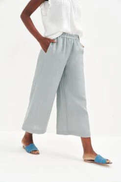 Salice Linen Pants - Eucalyptus -Outlet Sleek Vest Store 0558 Salice Linen Eucalyptus 1280 web 519b95bb 258c 41a6 8804 5d1b37b90a8e