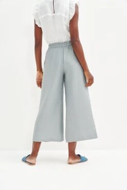 Salice Linen Pants - ReAmour 39 Salice Linen Pants - ReAmour -Outlet Sleek Vest Store 0558 Salice Linen Eucalyptus 1311 web 96a66442 a820 4c0e 8671 92d2bf2f7d82