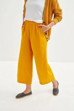 Salice Linen Pants - ReAmour 29 Salice Linen Pants - ReAmour -Outlet Sleek Vest Store 0558 Salice Linen Sunflower 1976 web 210dcae7 1a3f 46a5 8160 c6314ff7be96