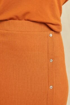 Gadot Paris Rib Skirt - Umber -Outlet Sleek Vest Store 0612 Gadot Umber 0868 web 1ec87826 aba1 4008 8485 fa2a5992a552