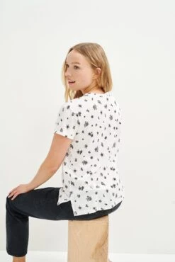 Leif Reverie Slub Tee - Camden Floral -Outlet Sleek Vest Store 1335 Leif Camden Print 1442 web 4bc0806c 12ee 49ea 92db 1ff94eefc173