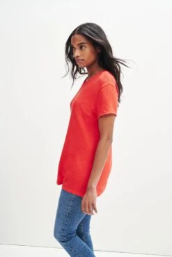 Leif Reverie Slub Tee - Carmine 6 Leif Reverie Slub Tee - Carmine -Outlet Sleek Vest Store 1335 Leif Carmine 0612 web 3c071062 b7d9 4563 b972 188c63b1ca9a