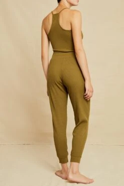 Skylar Paris Rib Joggers - Matcha -Outlet Sleek Vest Store 2050 Skylar Paris Rib Matcha 0235 web 8f960fe5 1a90 4500 8cc1 93f7ce7f6df6