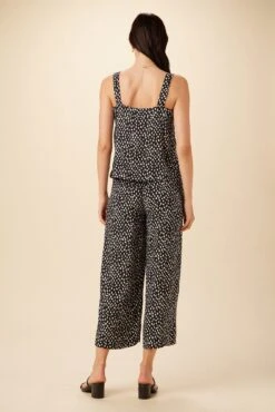 Portia Ecovero Tank - Italia 6 Portia Ecovero Tank - Italia -Outlet Sleek Vest Store 2060 Portia Italia 3