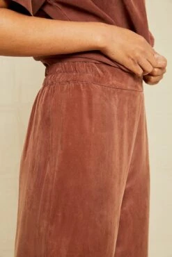 Mabel Cottonseed Cupro Pajama Pants - Earth - ReAmour 11 Mabel Cottonseed Cupro Pajama Pants - Earth - ReAmour -Outlet Sleek Vest Store 211013 AV October ECOMM 0222MabelPJBottomEarthCupro 6136 web 5f7b16c4 c196 4081 a115 8f5d82171a41