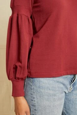 Maggie Luxe Fleece Top - Mulberry -Outlet Sleek Vest Store 211013 AV October ECOMM 0699MaggieMulberryLuxeFleece 7588 web 012e7c4c ed6e 44b2 ad42 f616916e20c5