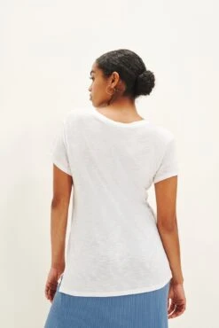 Leif Graphic Tee - Merci -Outlet Sleek Vest Store 2249 Leif Floral Merci Floral Merci 1827 Web 327c8256 f937 46fb a1ef 9dc27b4625e2