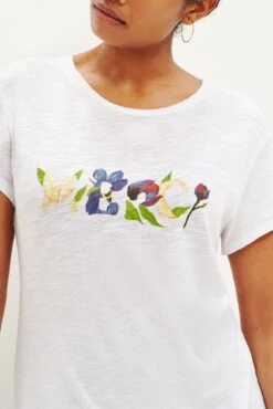 Leif Graphic Tee - Merci -Outlet Sleek Vest Store 2249 Leif Floral Merci Floral Merci 1931 Web 4f0dfbc1 1e15 4e50 bebb 2789cdca81ba