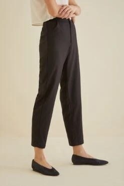 Dava Silk Noil Pants - Navy - ReAmour -Outlet Sleek Vest Store 9434 Dava Black 0942 web a7d0106c d273 4e51 8540 1fbde817bf41