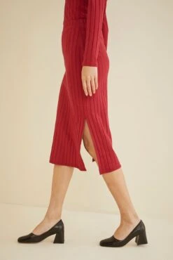 Essie Skirt -Outlet Sleek Vest Store 9627 Essie Rouge Red 1393 web