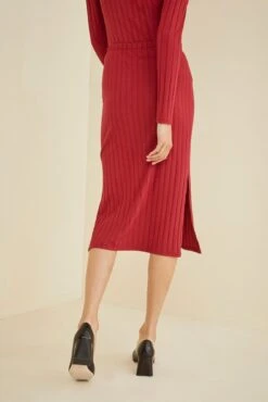 Essie Skirt -Outlet Sleek Vest Store 9627 Essie Rouge Red 1409 web