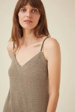 Barlow Scallop Knit Cami 12 Barlow Scallop Knit Cami -Outlet Sleek Vest Store 9914 BARLOW KNIT OLIVE 0134 web