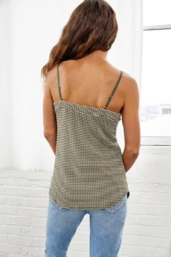Barlow Scallop Knit Cami 16 Barlow Scallop Knit Cami -Outlet Sleek Vest Store 9914 Barlow Scallop Olive Natural 0030 web