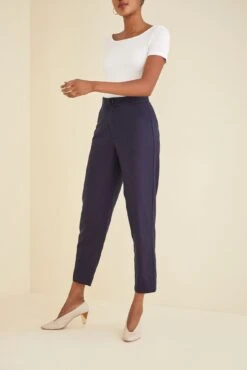 Dava Silk Noil Pants - Navy - ReAmour -Outlet Sleek Vest Store Dava Pant 2391 web 0cbc32a1 427c 49c2 8ea0 f06b3f253227