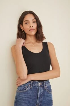 Mirabelle Dream Rib Tank - ReAmour -Outlet Sleek Vest Store Mirabelle Black 3132 web 385d59ed 4fb2 44f2 9001 ba8fa09ad4fd