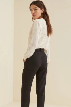 Oralie Pants - ReAmour -Outlet Sleek Vest Store Oralie Black 1558 web fe92d7bd fe6c 4d15 bb78 d5ae4c6ad2df